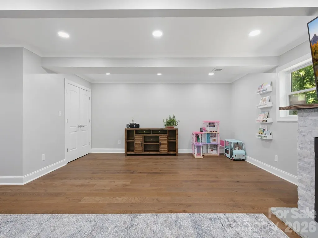 6819 Woodstock Drive Charlotte NC 28210