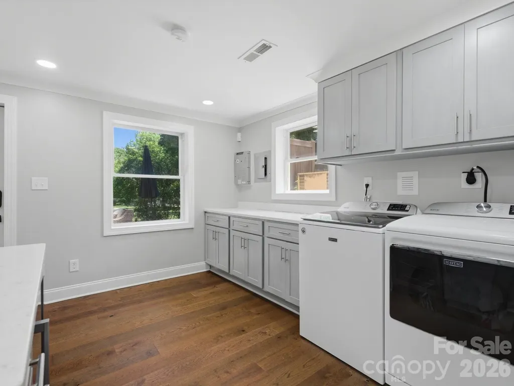 6819 Woodstock Drive Charlotte NC 28210