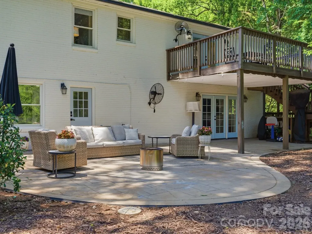 6819 Woodstock Drive Charlotte NC 28210