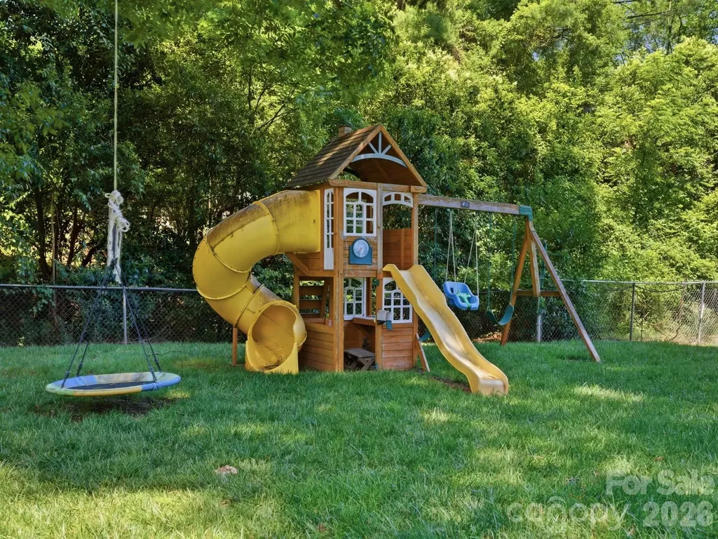 6819 Woodstock Drive Charlotte NC 28210
