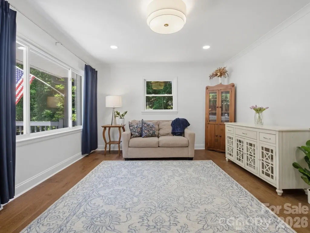 6819 Woodstock Drive Charlotte NC 28210