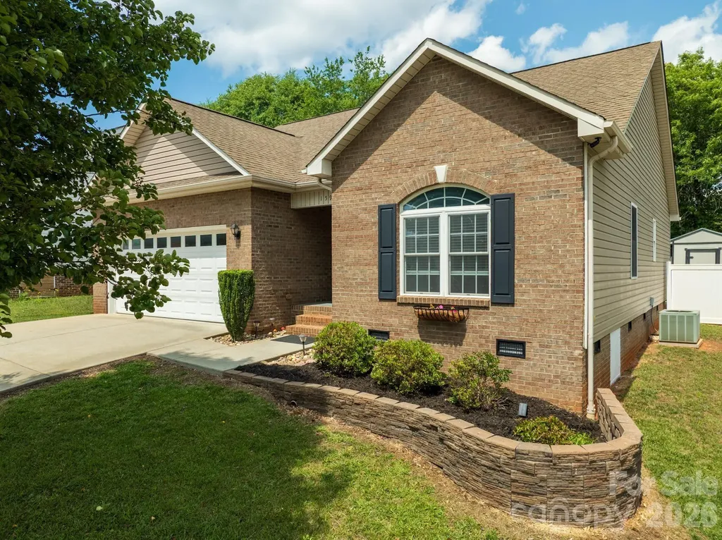 1590 Mayfair Drive Conover NC 28613