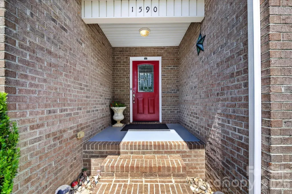 1590 Mayfair Drive Conover NC 28613
