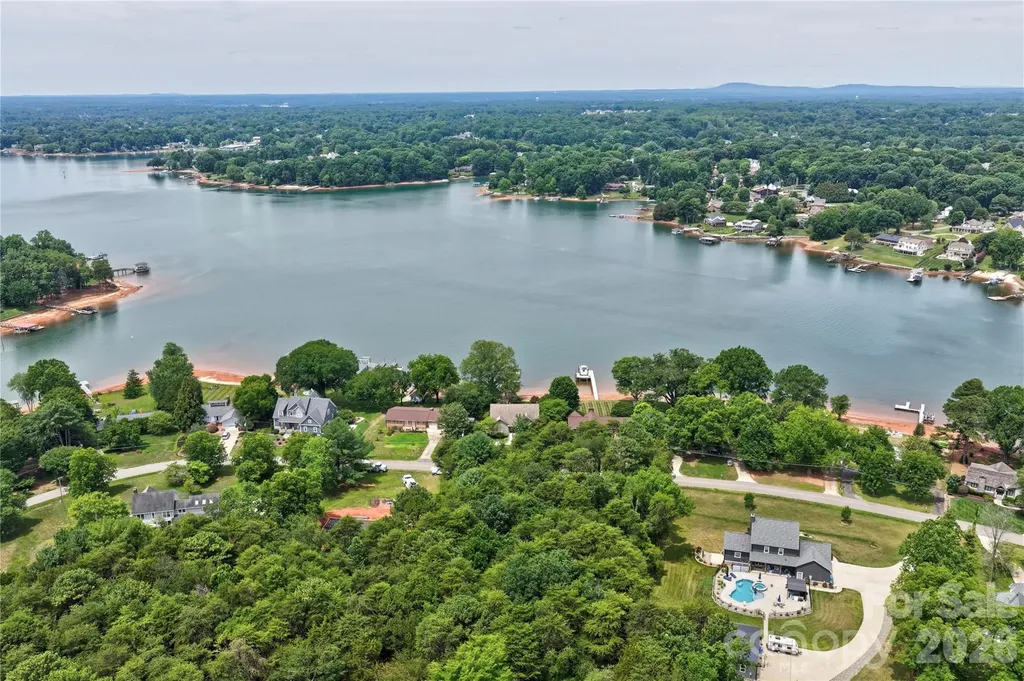 326 Ponderosa Circle Mooresville NC 28117