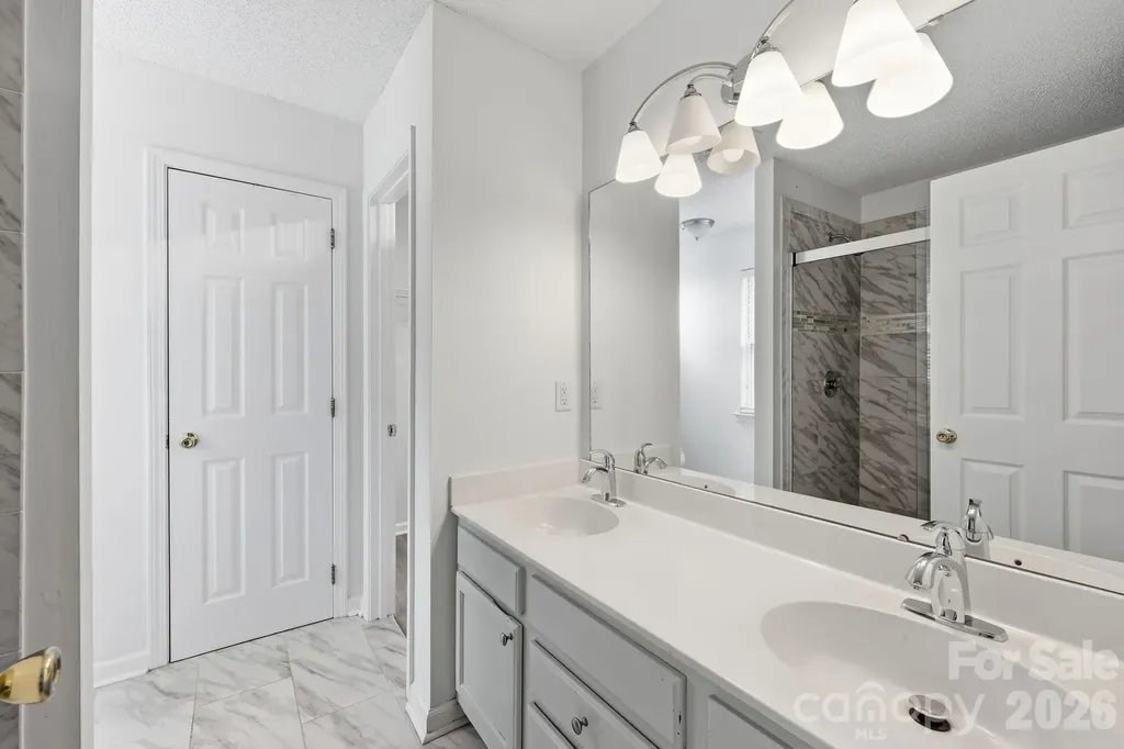 5423 Starflower Drive Charlotte NC 28215