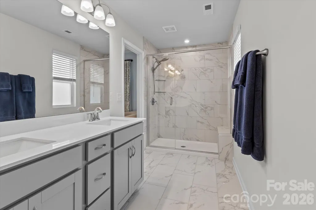 8122 Downy Oak Lane Charlotte NC 28269