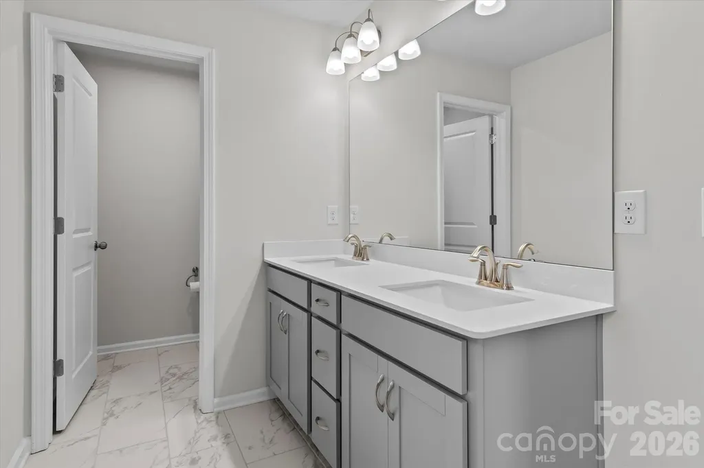 8122 Downy Oak Lane Charlotte NC 28269