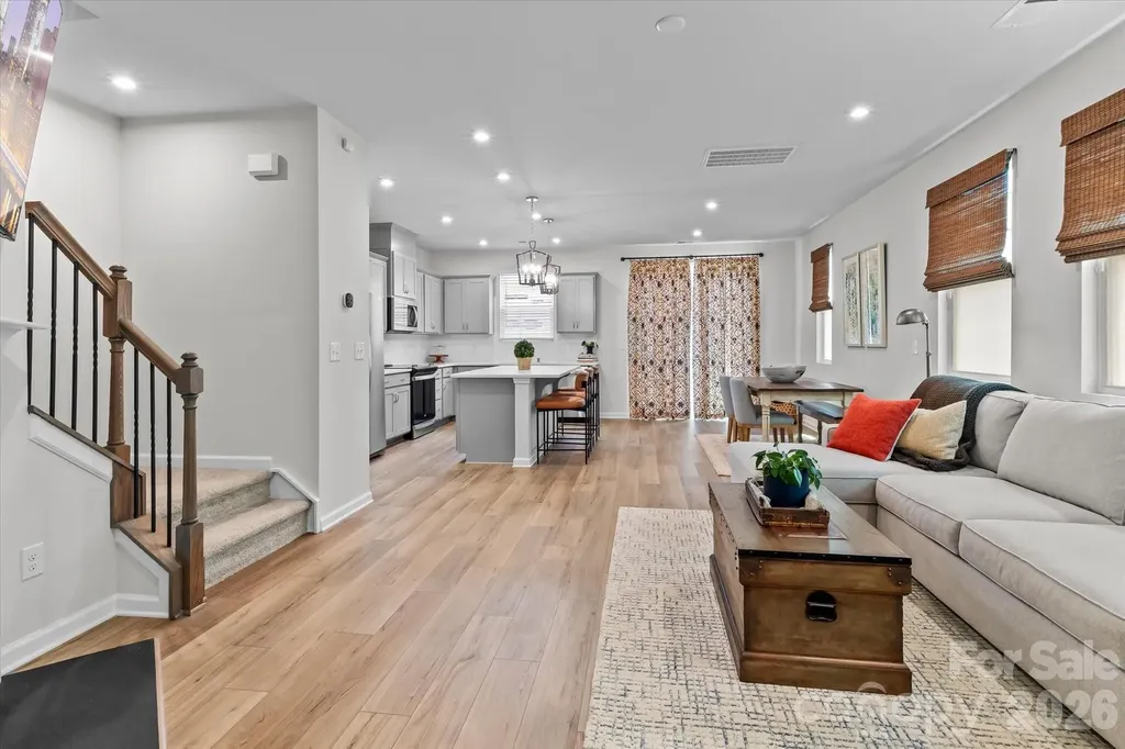 8122 Downy Oak Lane Charlotte NC 28269