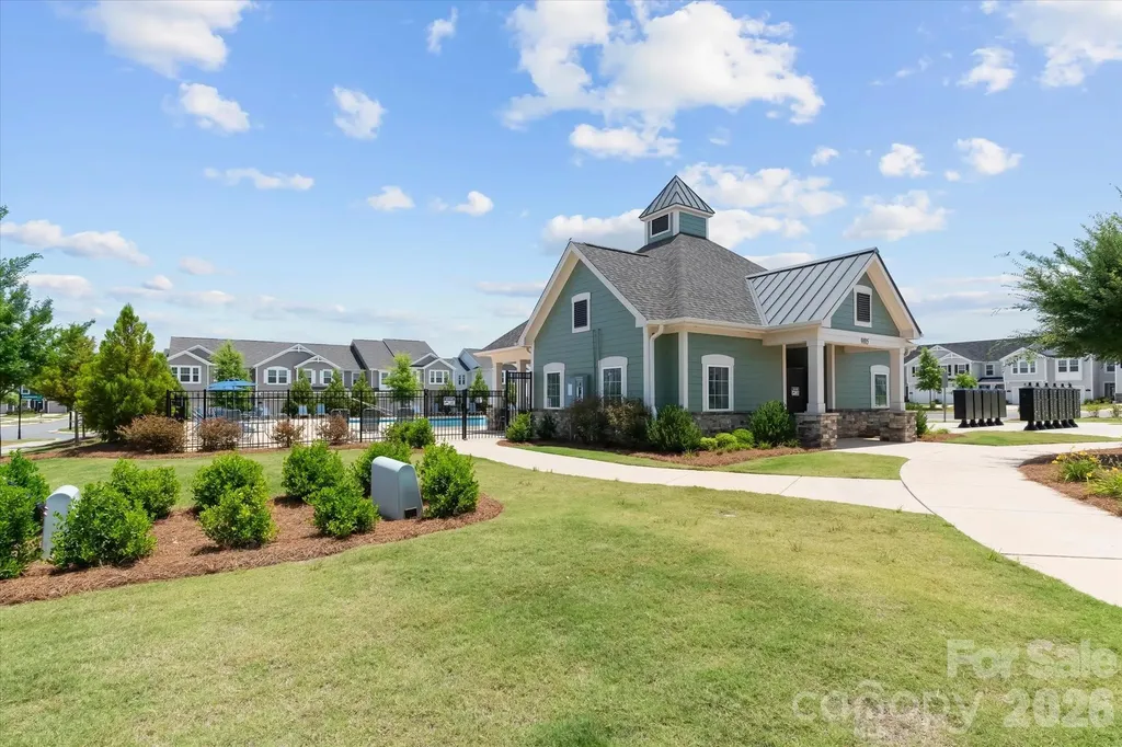 8122 Downy Oak Lane Charlotte NC 28269