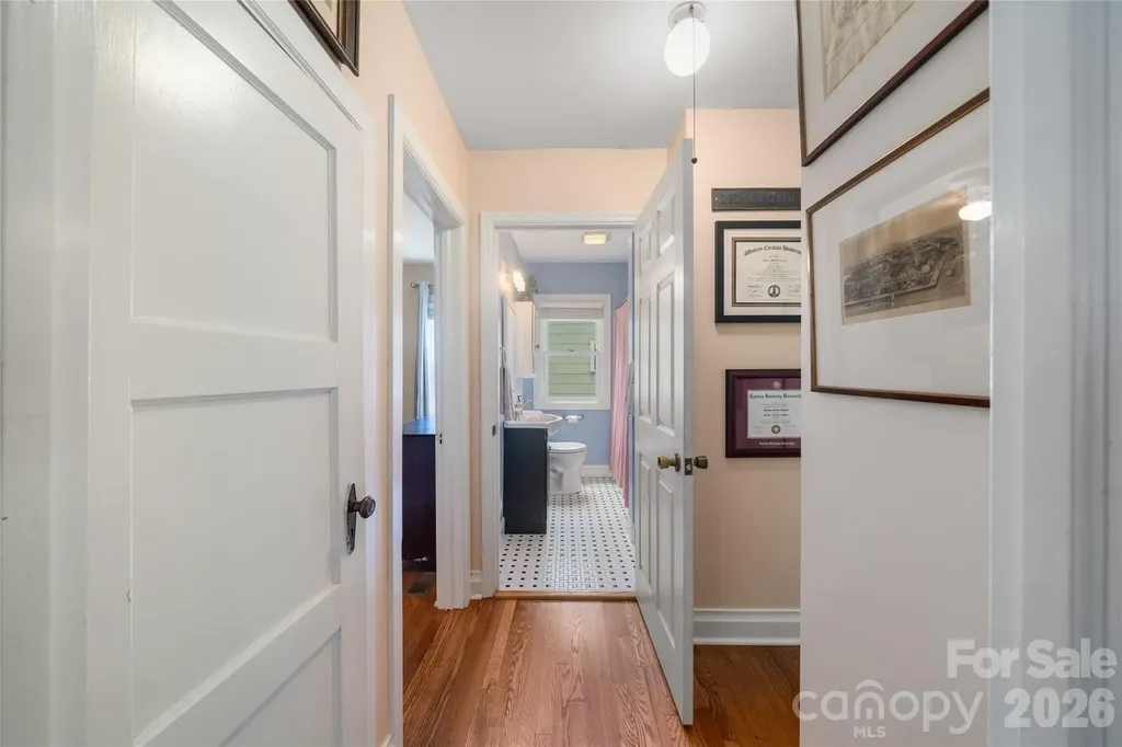 43 Morris Street Asheville NC 28806