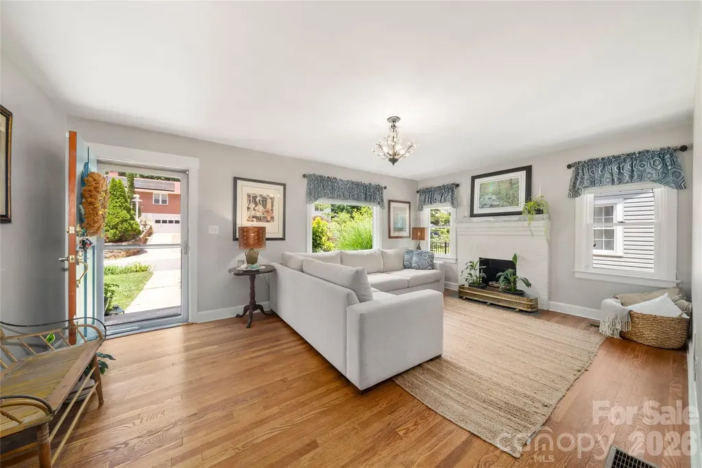 43 Morris Street Asheville NC 28806