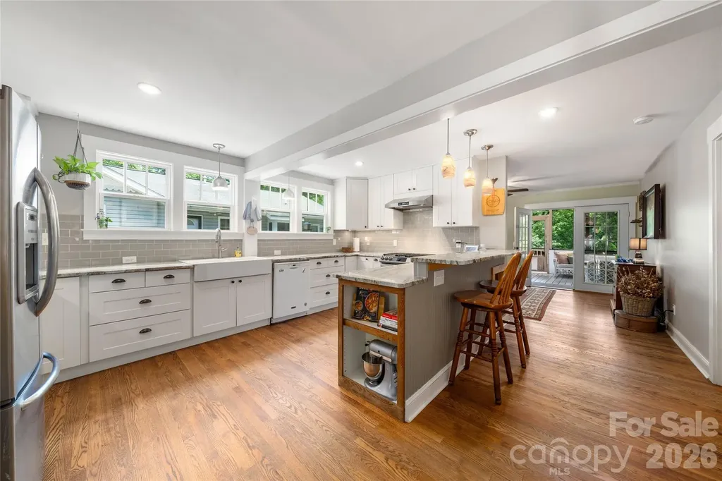 43 Morris Street Asheville NC 28806