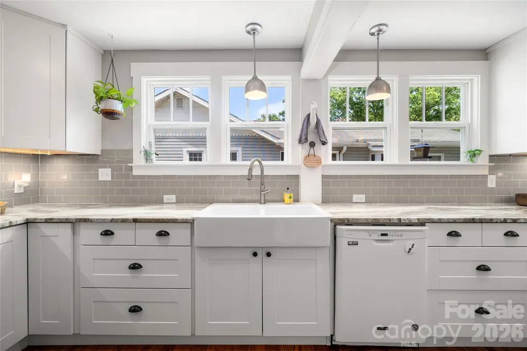 43 Morris Street Asheville NC 28806