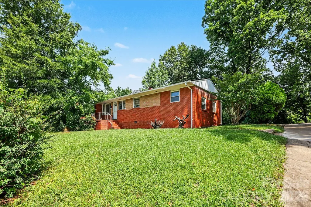 2000 Russell Avenue Charlotte NC 28216