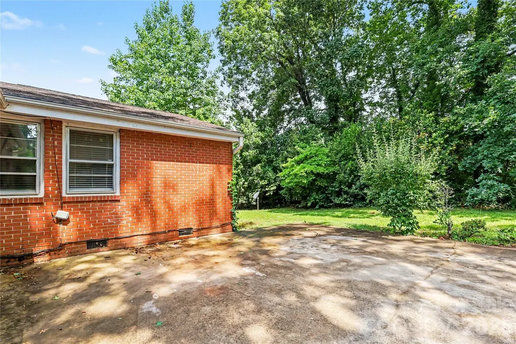 2000 Russell Avenue Charlotte NC 28216