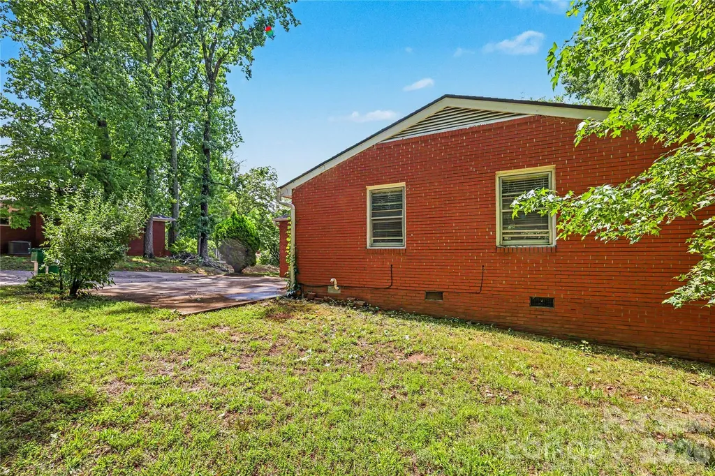 2000 Russell Avenue Charlotte NC 28216