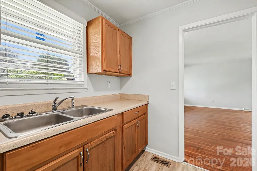 2000 Russell Avenue Charlotte NC 28216
