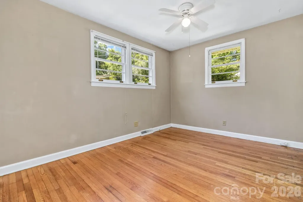 907 W Blue Ridge Road East Flat Rock NC 28726