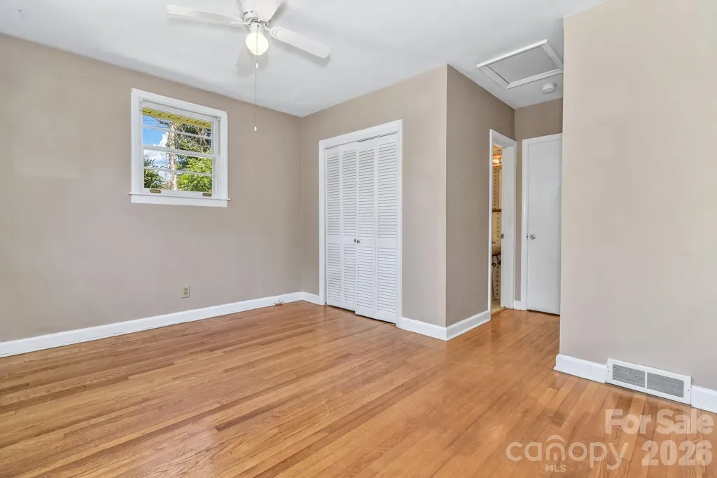 907 W Blue Ridge Road East Flat Rock NC 28726
