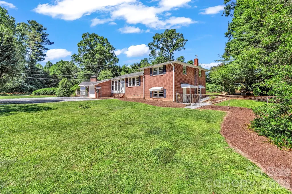 907 W Blue Ridge Road East Flat Rock NC 28726