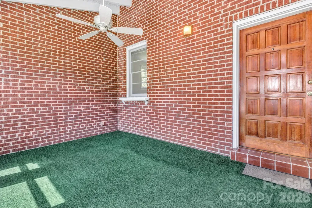 907 W Blue Ridge Road East Flat Rock NC 28726