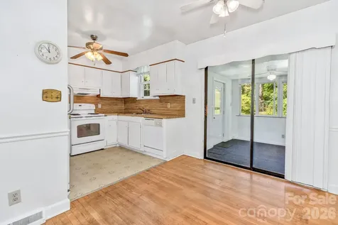 907 W Blue Ridge Road East Flat Rock NC 28726