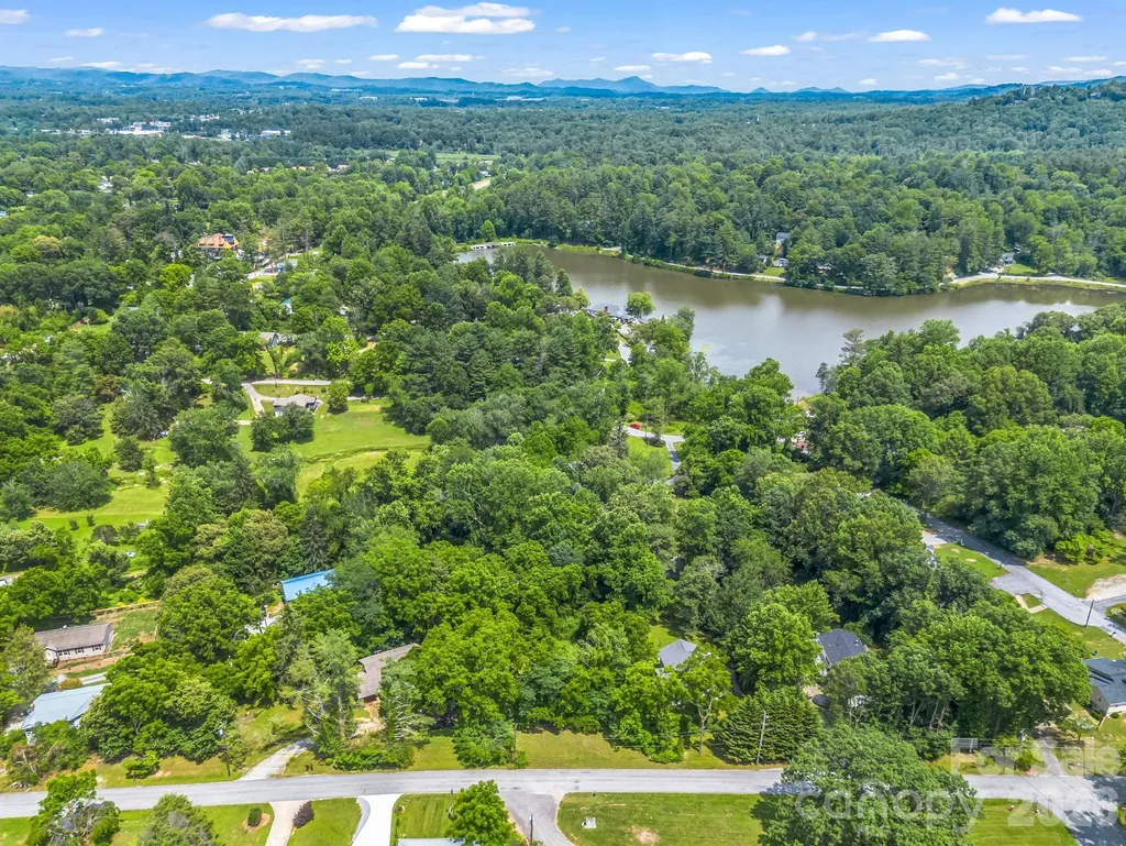 30 Lake Forest Lane Hendersonville NC 28739