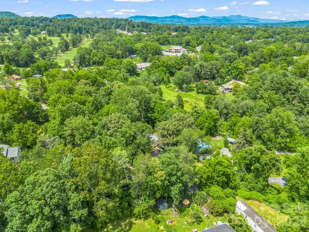 30 Lake Forest Lane Hendersonville NC 28739