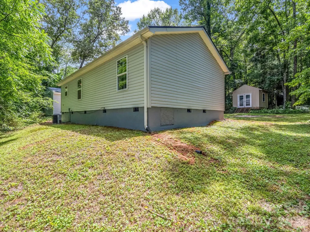 30 Lake Forest Lane Hendersonville NC 28739