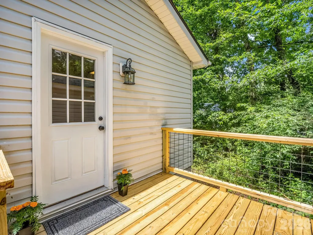 30 Lake Forest Lane Hendersonville NC 28739