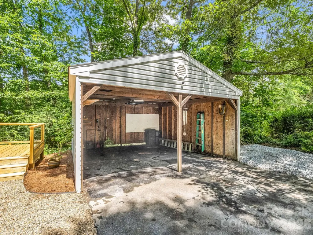 30 Lake Forest Lane Hendersonville NC 28739
