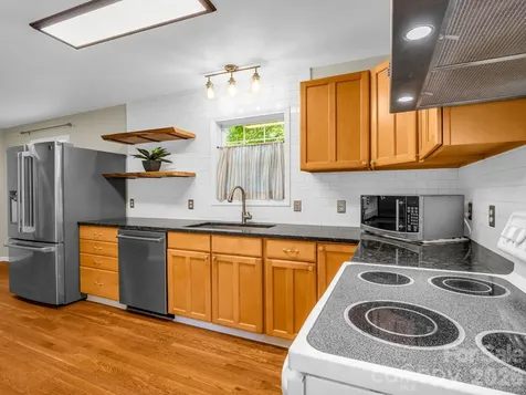 30 Lake Forest Lane Hendersonville NC 28739