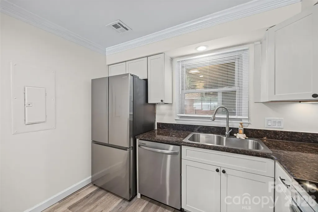 7332 Lakefront Drive Charlotte NC 28278