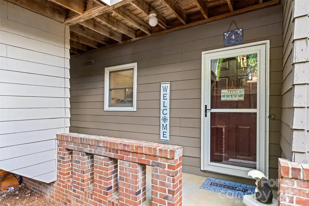 7332 Lakefront Drive Charlotte NC 28278