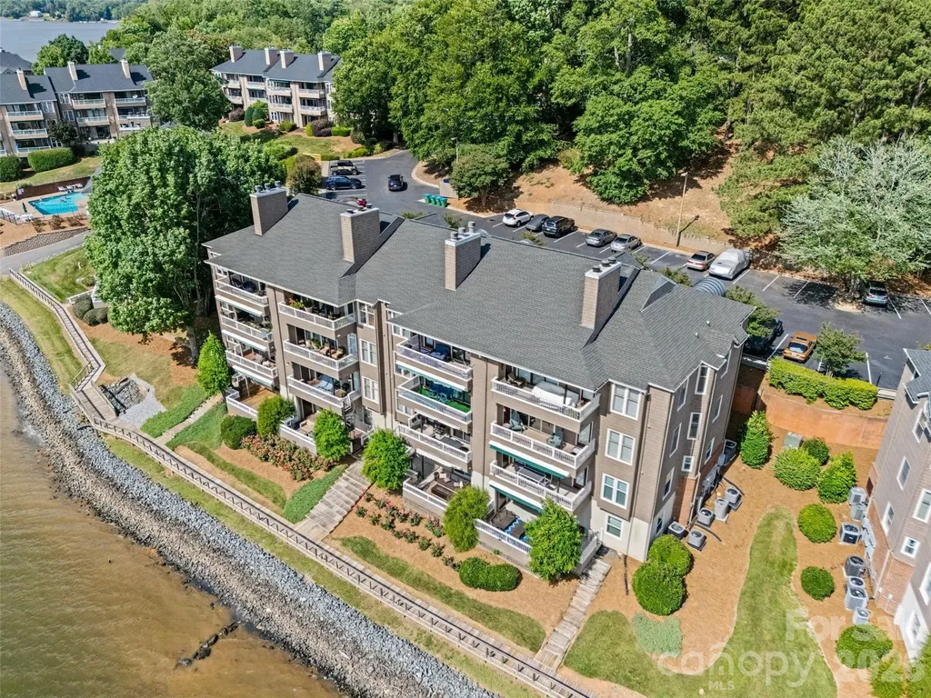 7332 Lakefront Drive Charlotte NC 28278