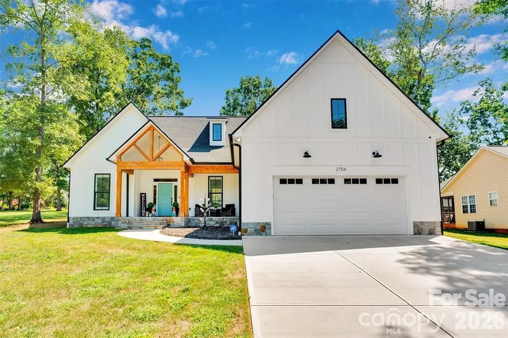 2754 Emperor Street Claremont NC 28610