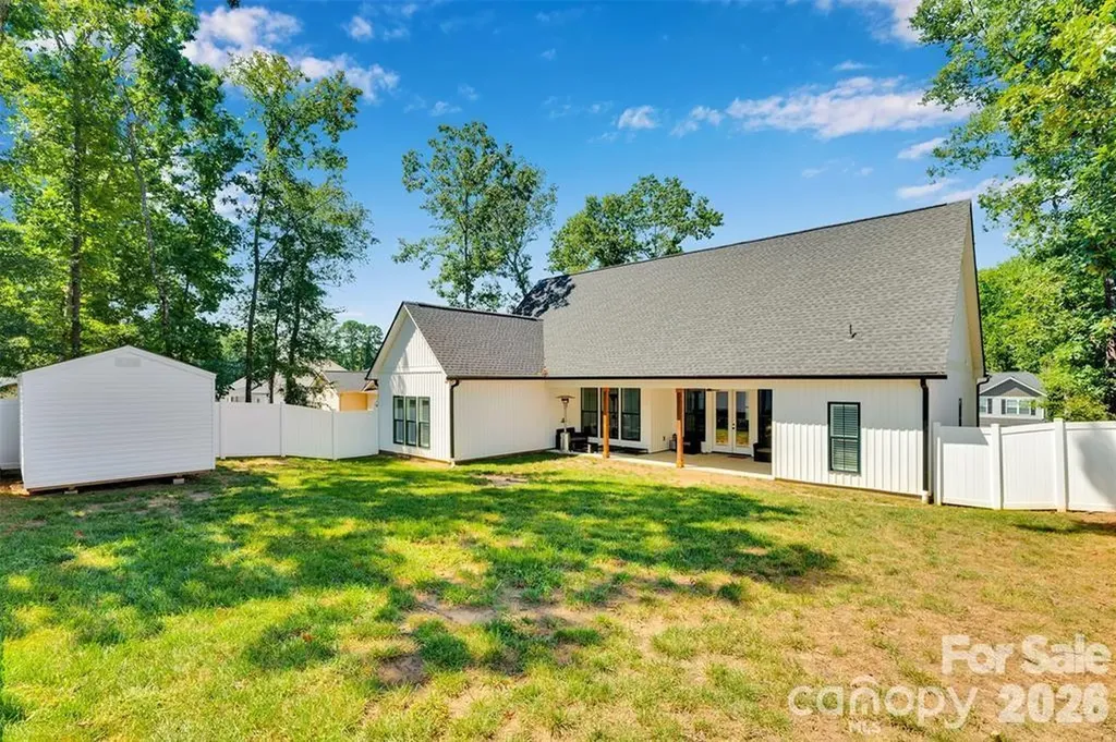 2754 Emperor Street Claremont NC 28610