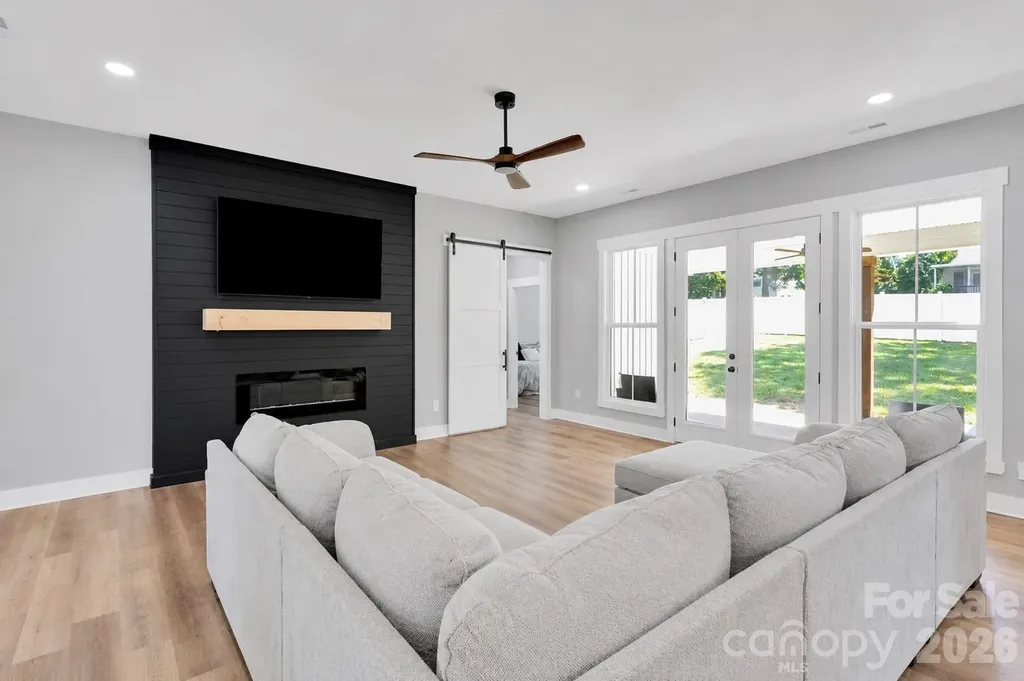 2754 Emperor Street Claremont NC 28610