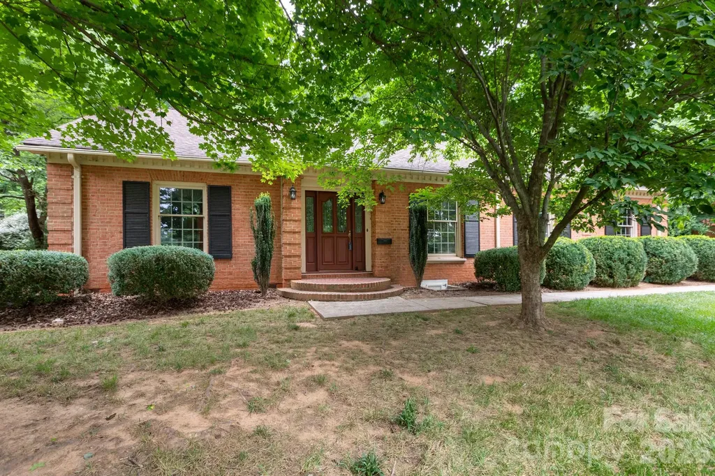 Charlotte NC, 5511 Robinhood Road