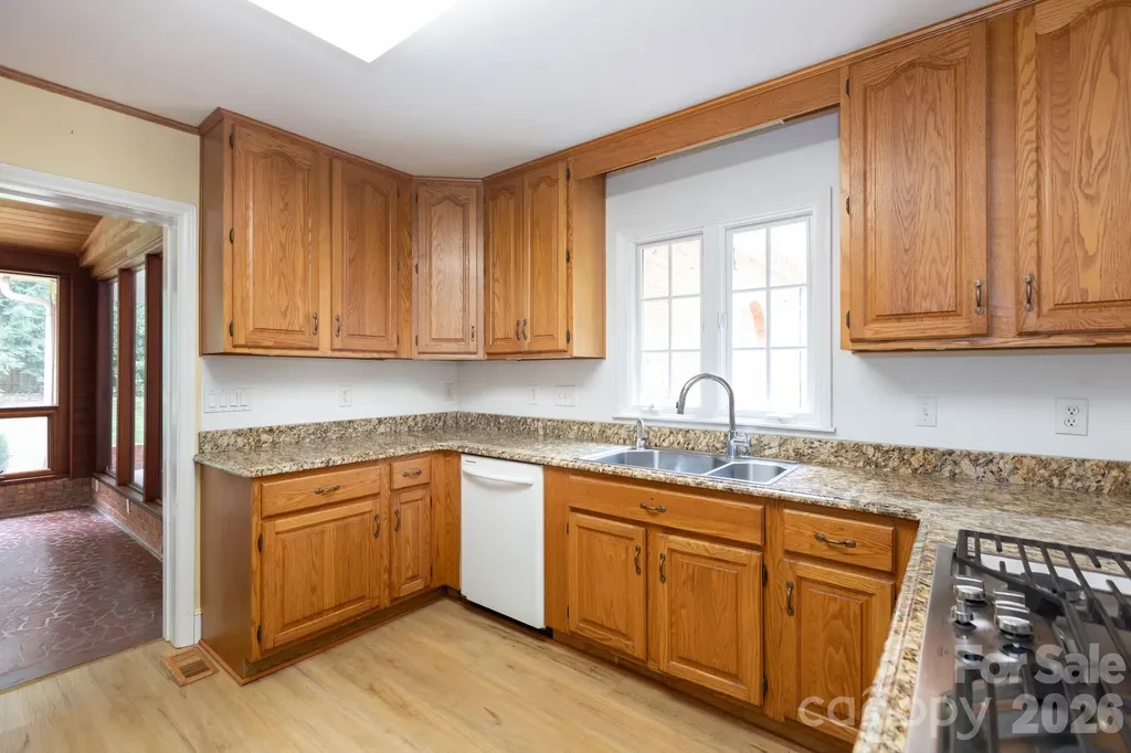 5511 Robinhood Road Charlotte NC 28211