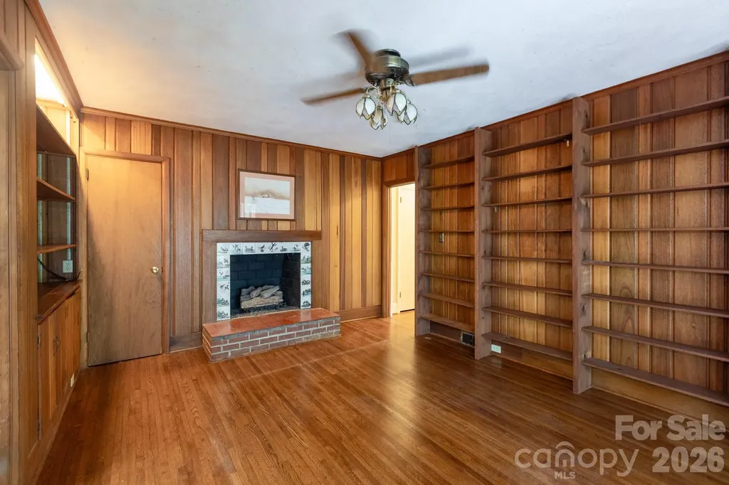 5511 Robinhood Road Charlotte NC 28211