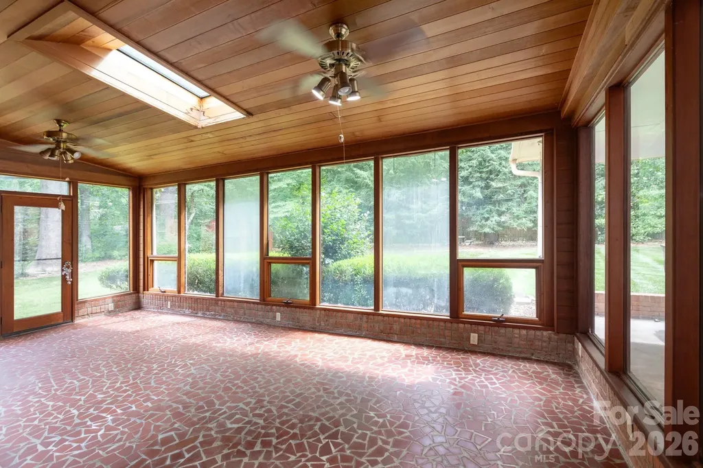 5511 Robinhood Road Charlotte NC 28211