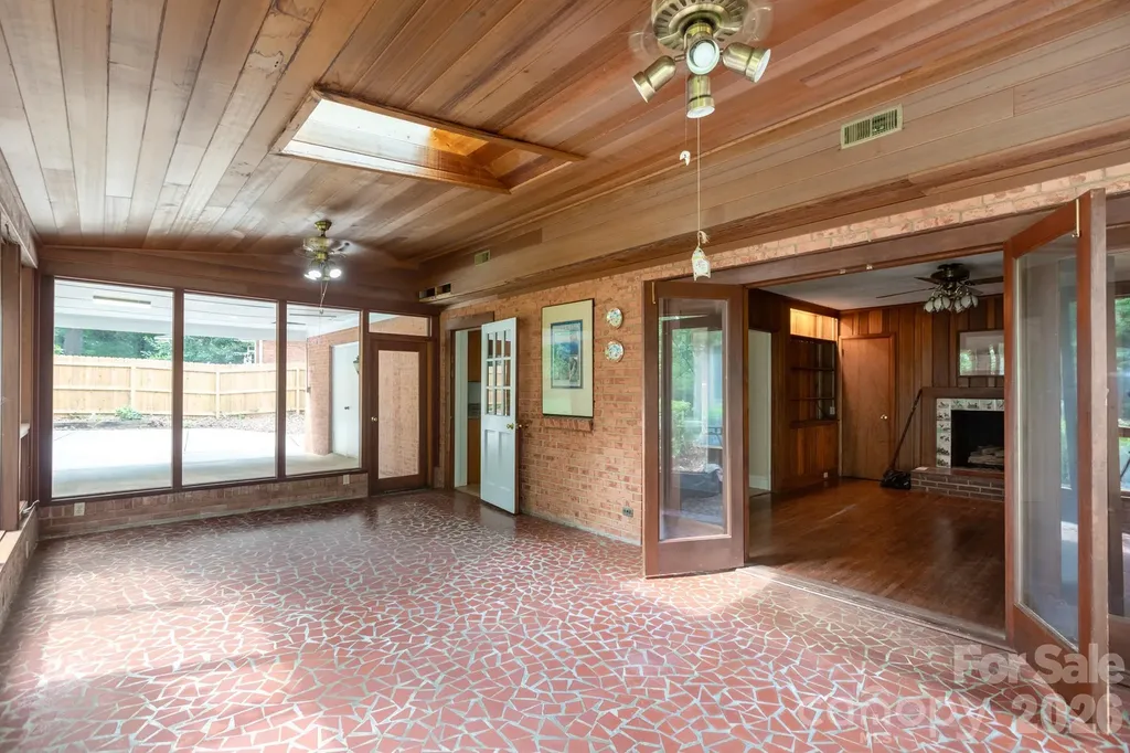 5511 Robinhood Road Charlotte NC 28211