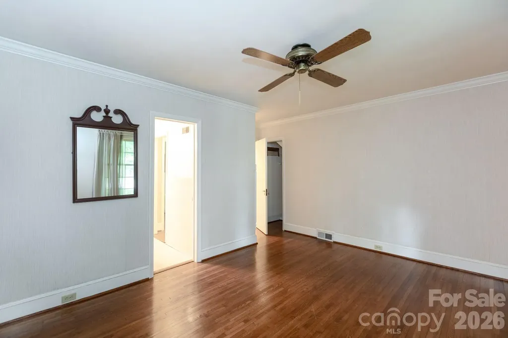 5511 Robinhood Road Charlotte NC 28211