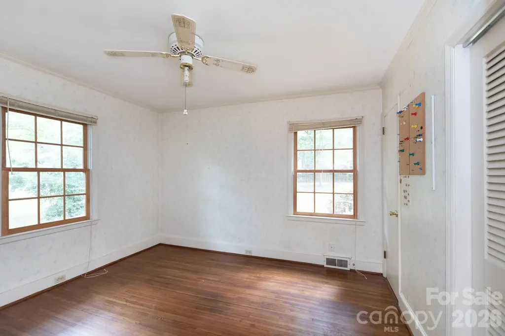 5511 Robinhood Road Charlotte NC 28211