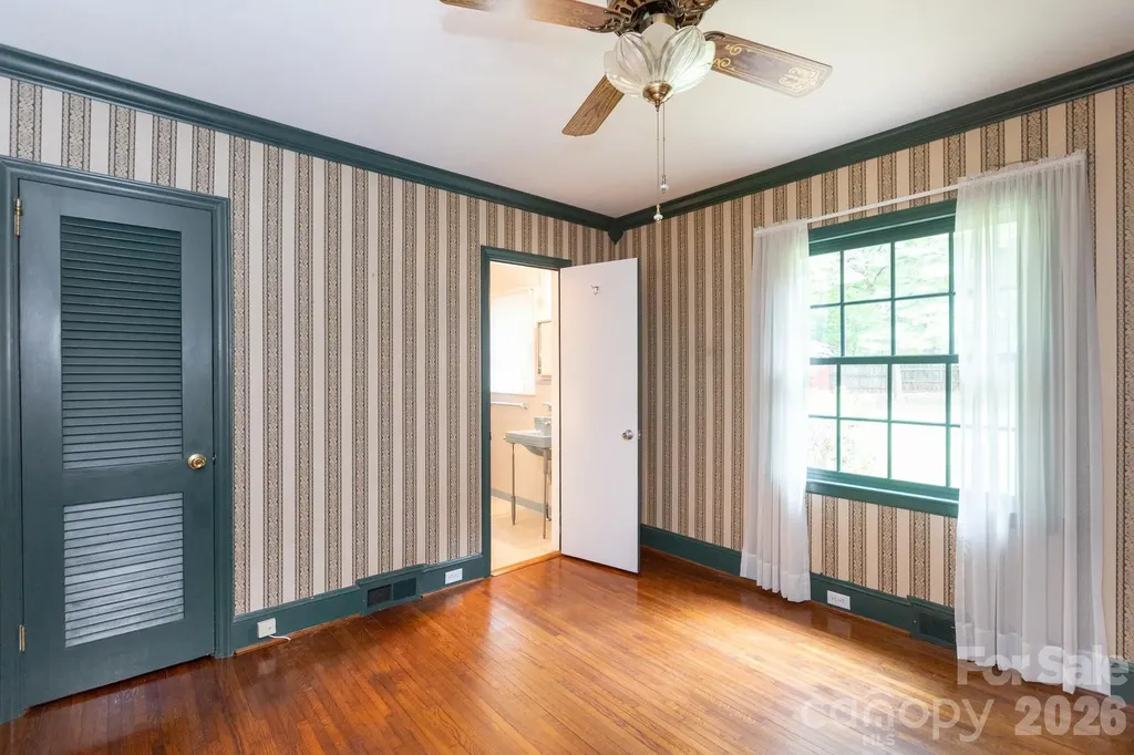 5511 Robinhood Road Charlotte NC 28211