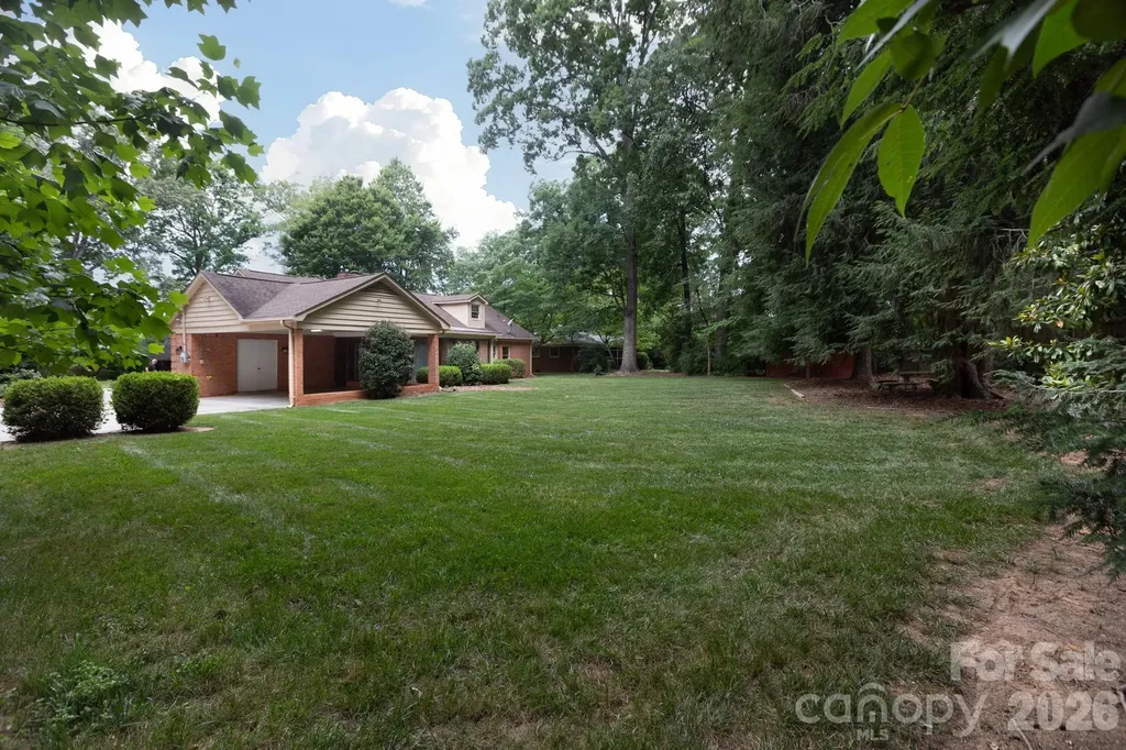 5511 Robinhood Road Charlotte NC 28211