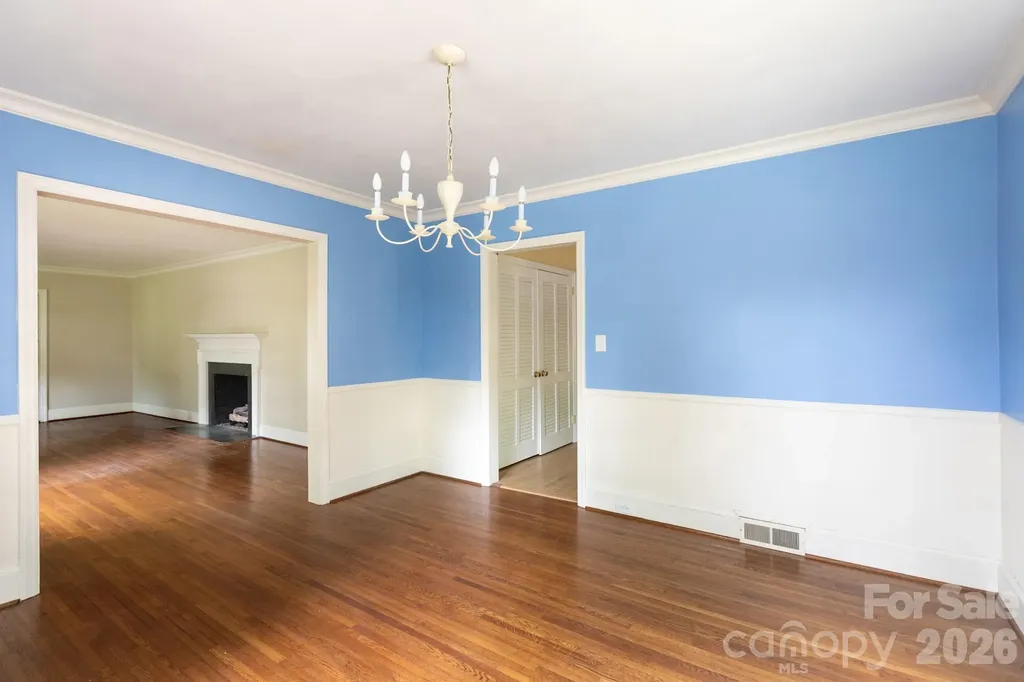 5511 Robinhood Road Charlotte NC 28211