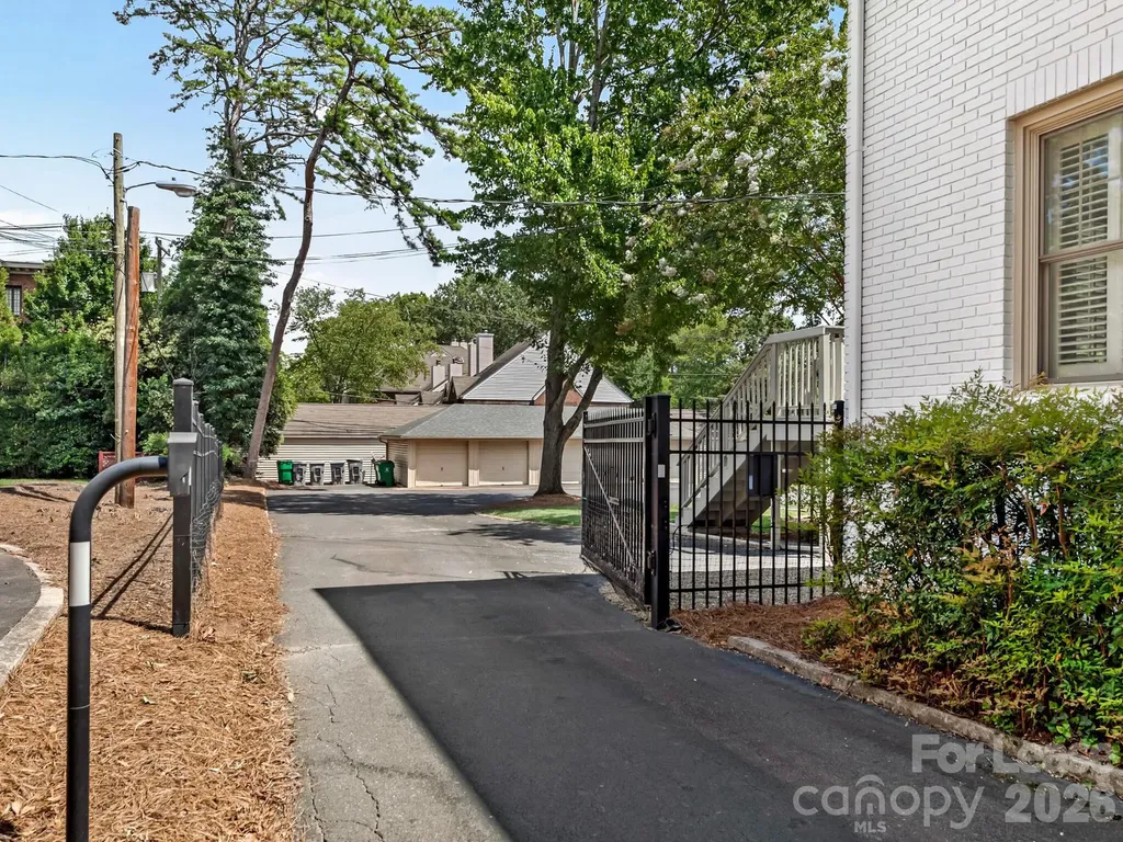 2243 Selwyn Avenue Charlotte NC 28207