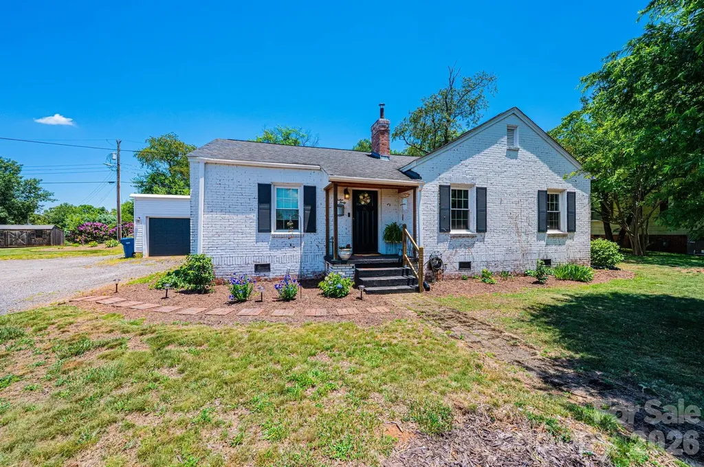 1240 12th Street Place NW Hickory NC 28601